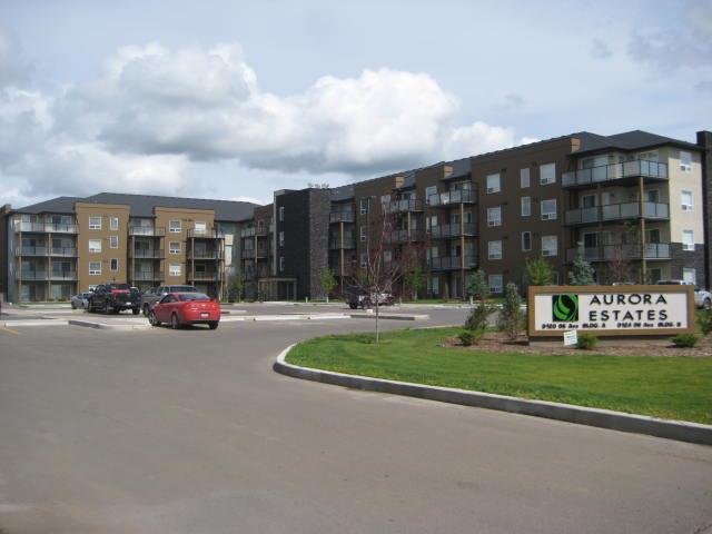 Photo du bâtiment - 9124-9196 96 Ave