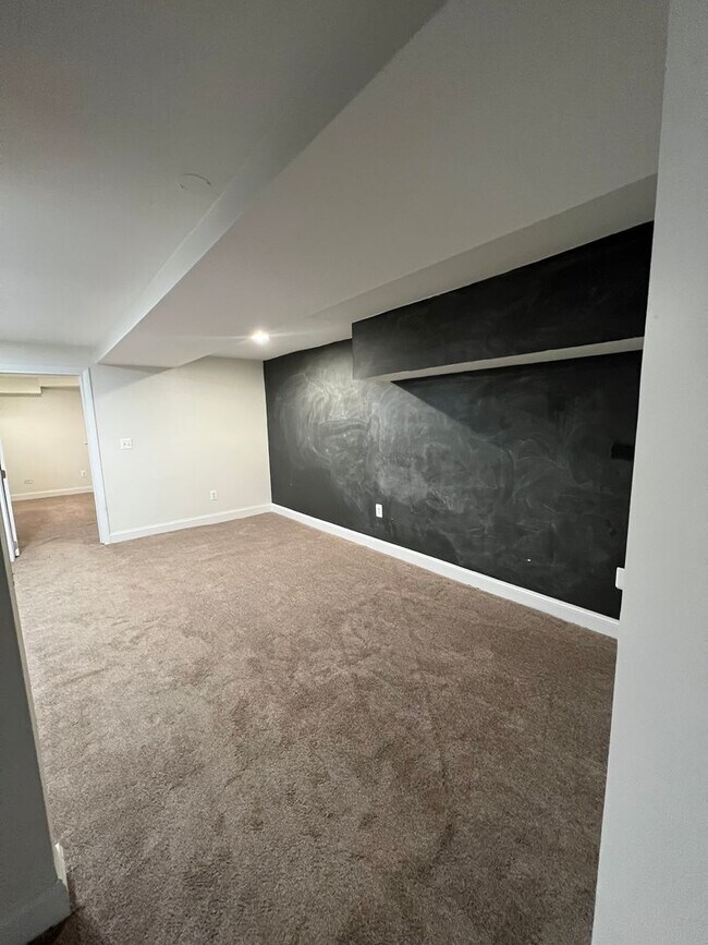 Building Photo - 2333 Eutaw Pl