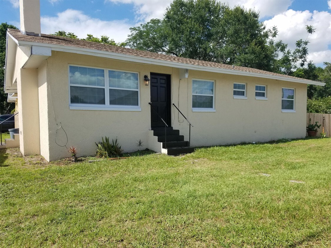 Primary Photo - 5817 Hibiscus Rd