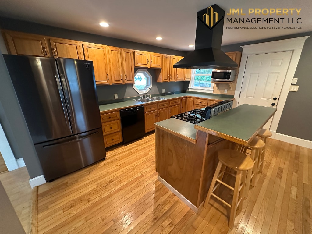 Photo - 178 Old Westport Rd (Dartmouth, MA)