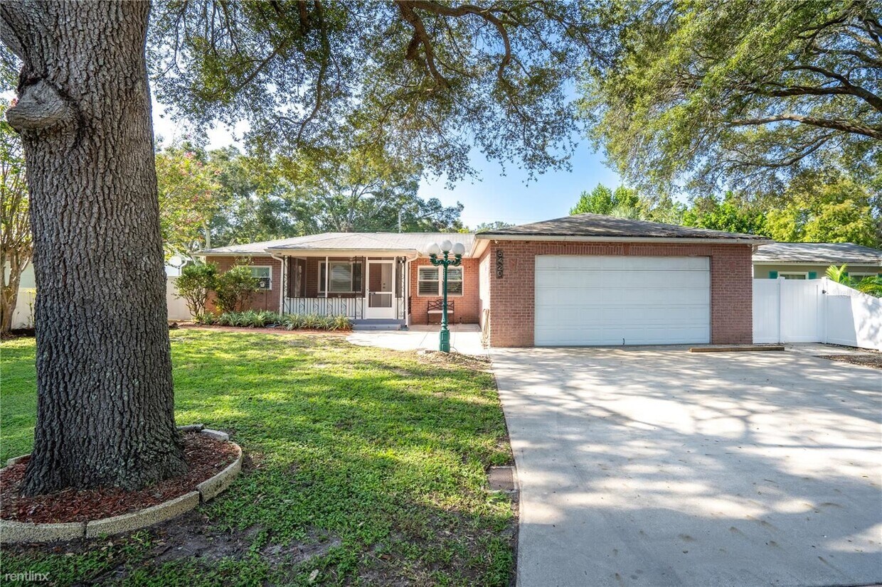 Primary Photo - 2 br, 1 bath House - 5420 43Rd Avenue N