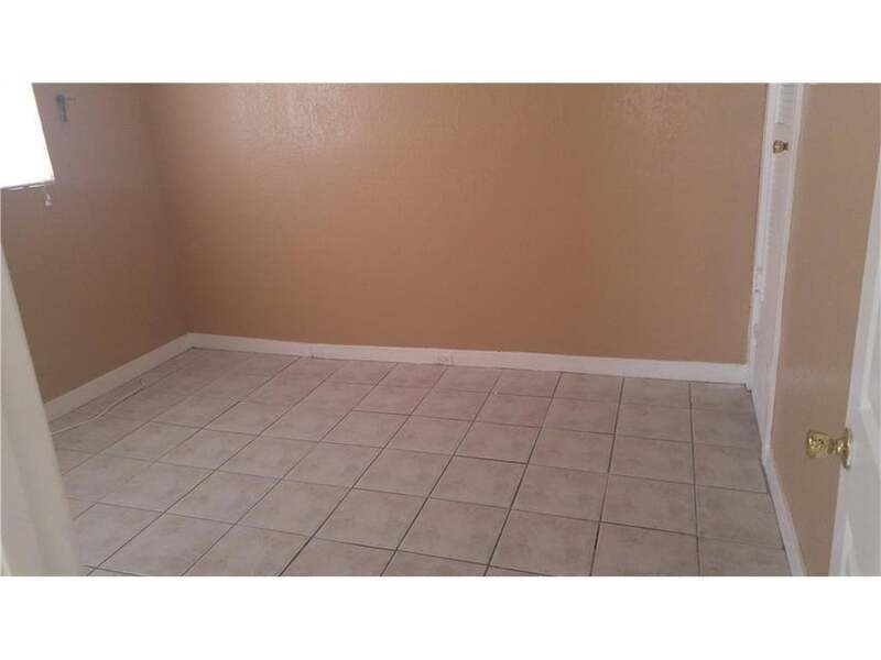 Foto del edificio - 8750 Gateway N Blvd