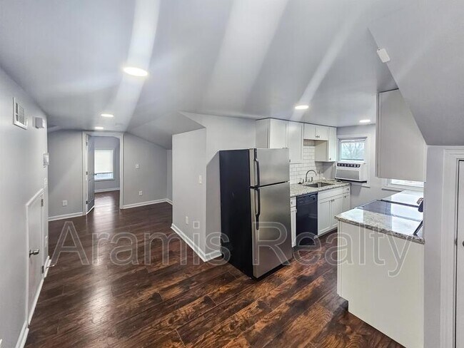 Building Photo - 1519 Olympian Way SW Unit D - 1