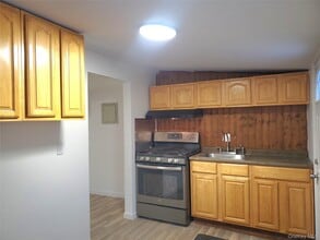 Building Photo - 4 Poplar St