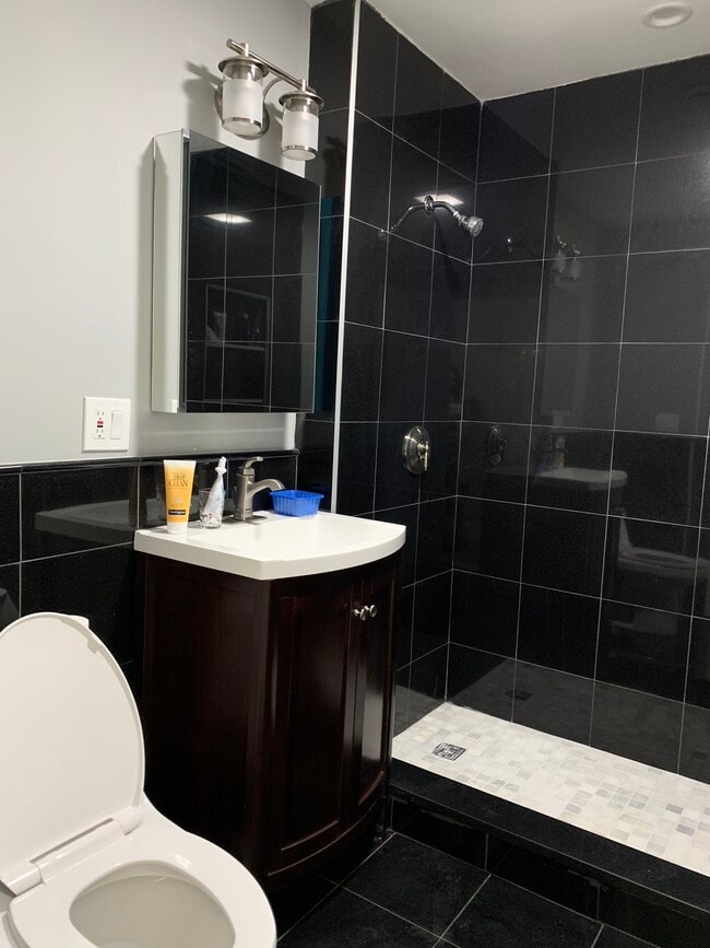 Foto del edificio - 148 Hillside St