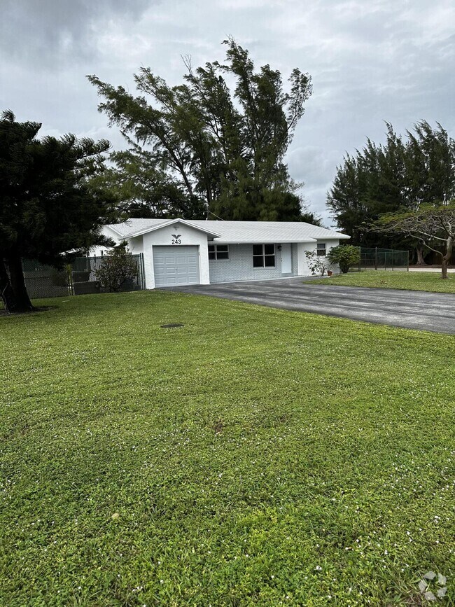 Windwood Apartments for Rent with a Yard Boca Raton, FL 1 Rentals