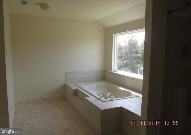 Building Photo - 45411 Heather St