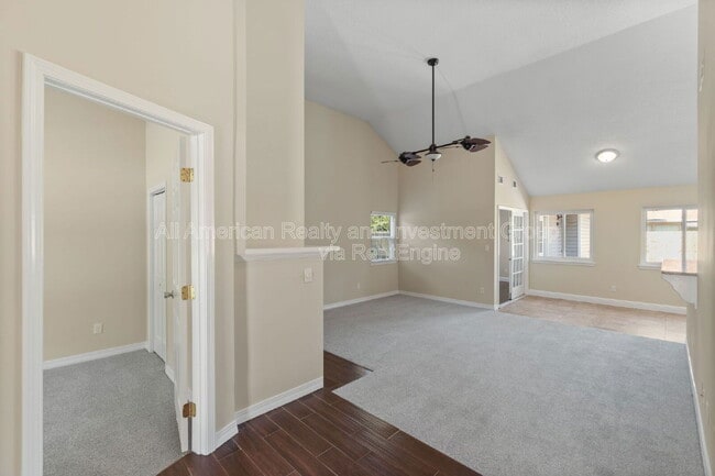 Building Photo - 549 Sibert Ave