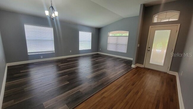 Building Photo - 15933 Leatherleaf Ln