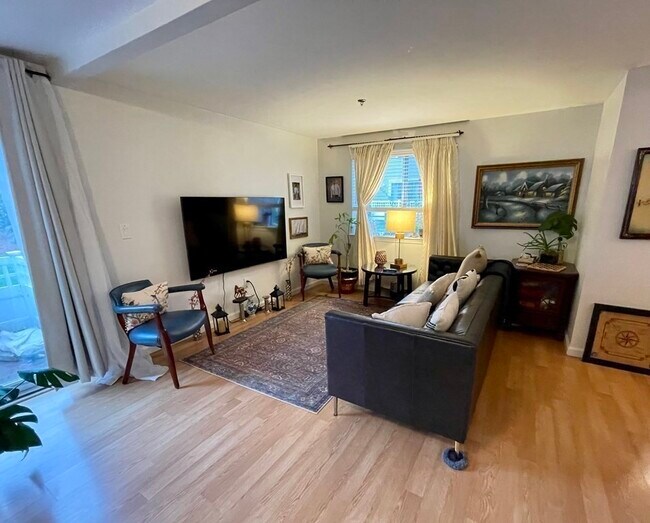 Foto del edificio - 360 Littleton Rd