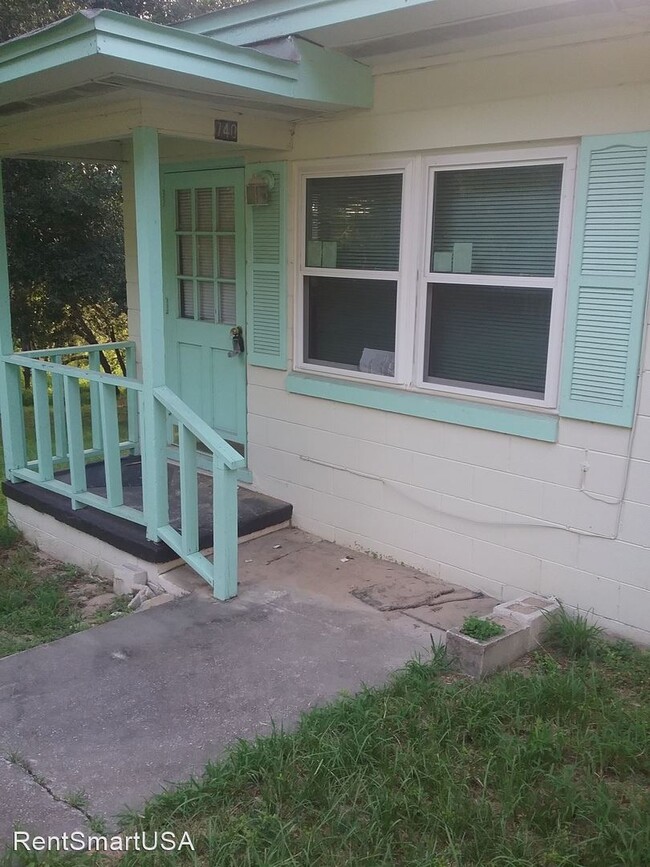 Building Photo - 2 br, 1 bath House - 740 E Minneola Ave