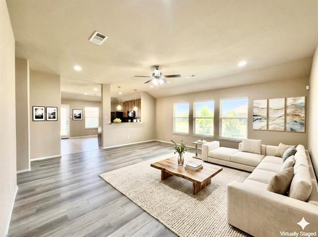 Foto del edificio - 421 Goldstone Ln