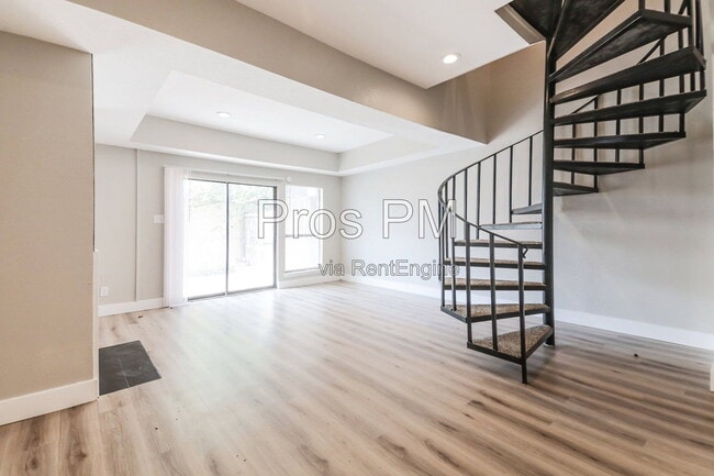 Building Photo - 14140 Haymeadow Dr