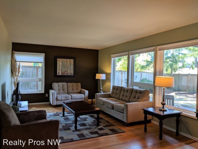 Building Photo - 4 br, 1.5 bath House - 16105 NE 3rd Pl