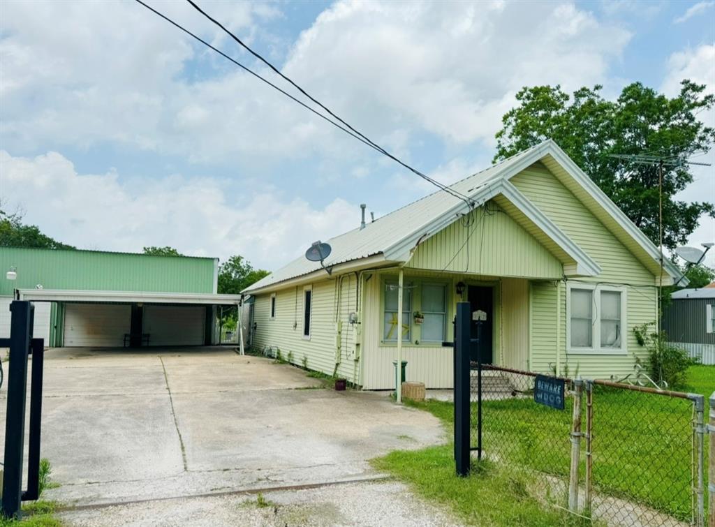 Primary Photo - 802 Jones Rd