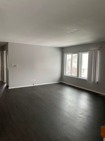 Building Photo - 1326 Kingsbury Dr