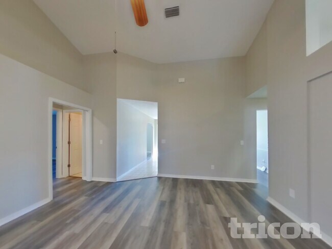 Building Photo - 873 Silversmith Cir