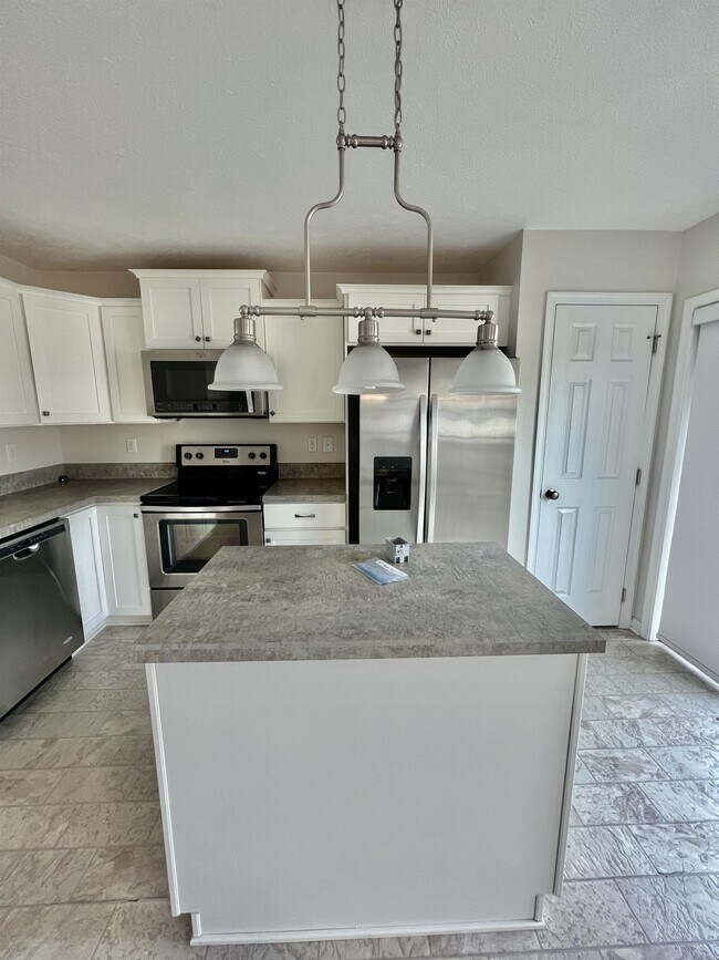 Foto del edificio - 40 Barrington Ct