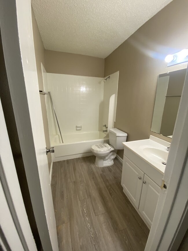 Building Photo - Edinburg Place Apartments