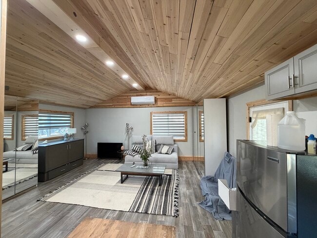 Building Photo - 7711 Owensmouth Ave