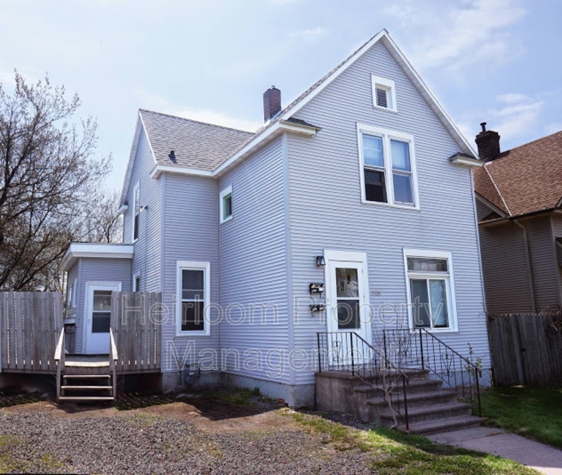 1906 Jefferson St Unit 2, Duluth, MN 55812 Condo for Rent in Duluth