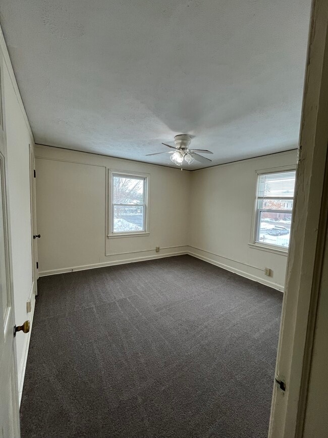 Building Photo - 725 S 30th St