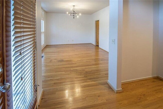 Foto del edificio - 1255 Apple Valley Rd NE