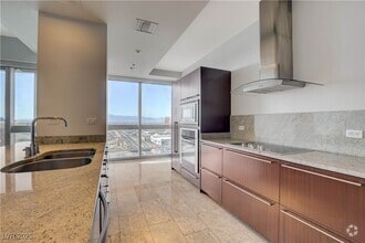 Building Photo - 4471 Dean Martin Dr