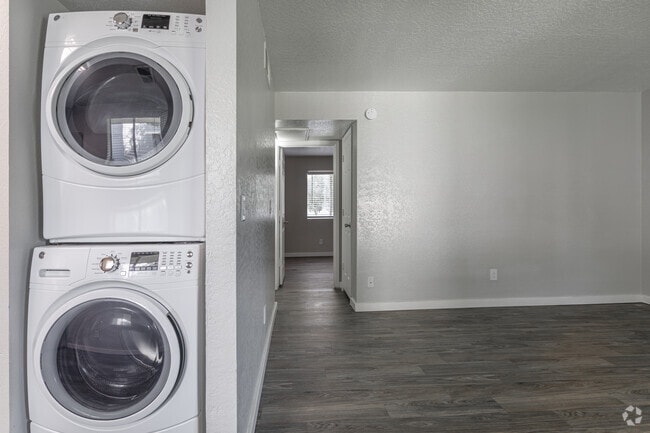 2BR, 1BA - 825 SF - Montecito Apartments