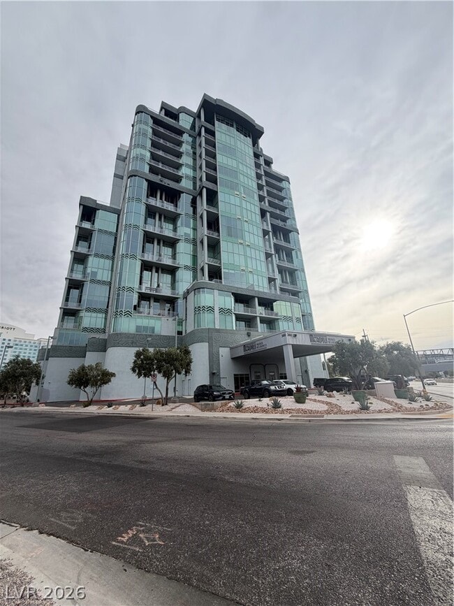 Building Photo - 360 E Desert Inn Rd