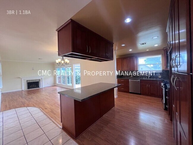 Foto del edificio - Charming Home @ 6822 Pagentry In Long Beach