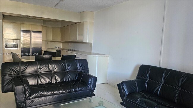 Foto del edificio - 500 Three Islands Boulevard