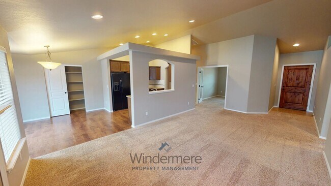 Foto del edificio - 247 Chapra *Located in Sunset Lodge, Gas F...