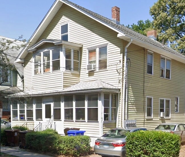 Building Photo - 154 Grand St