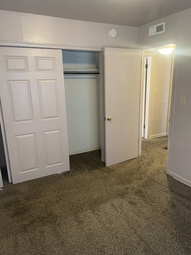 Foto del edificio - 1658 N Bluff St