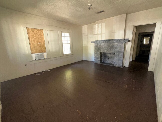 Foto del edificio - Cute 3 bedroom duplex