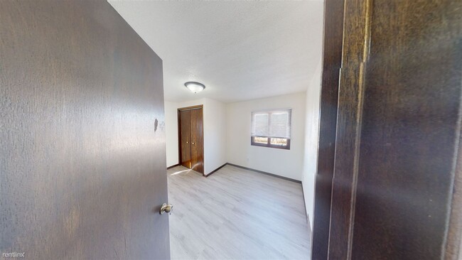 Building Photo - 3 br, 1.5 bath House - 509 N 10th St
