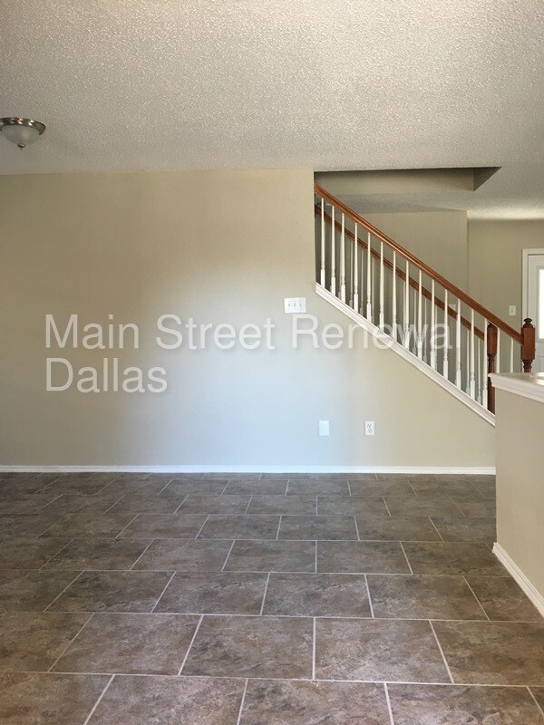 Building Photo - 3332 Knollcrest Ln