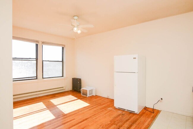 Foto del edificio - 1053 W George St