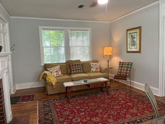 Building Photo - AVAILABLE NOW! NEWLY RENOVATED WITH BRAND ...