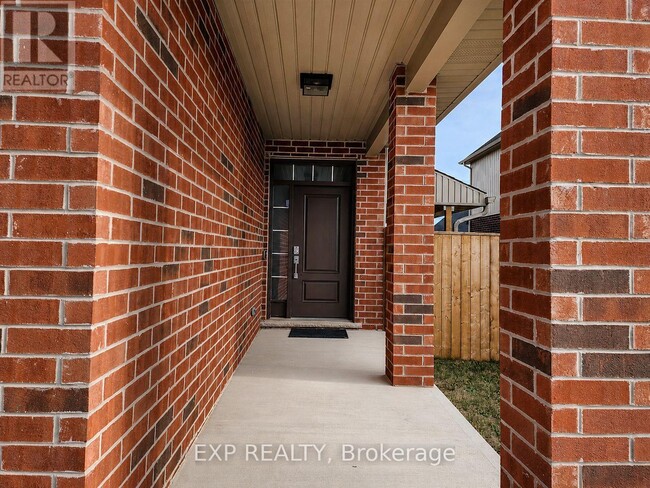 Building Photo - 137 Susan dr