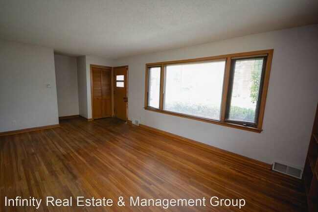Building Photo - 4 br, 1.5 bath House - 620 7th Ave SE