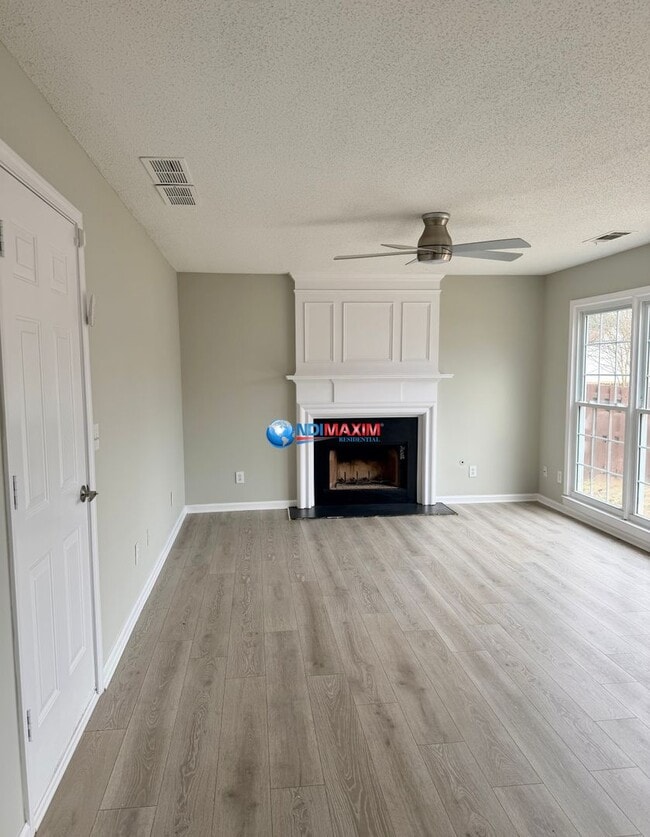 Foto del edificio - 4-bedroom house in the DISCOVERY cluster in Lawrenceville