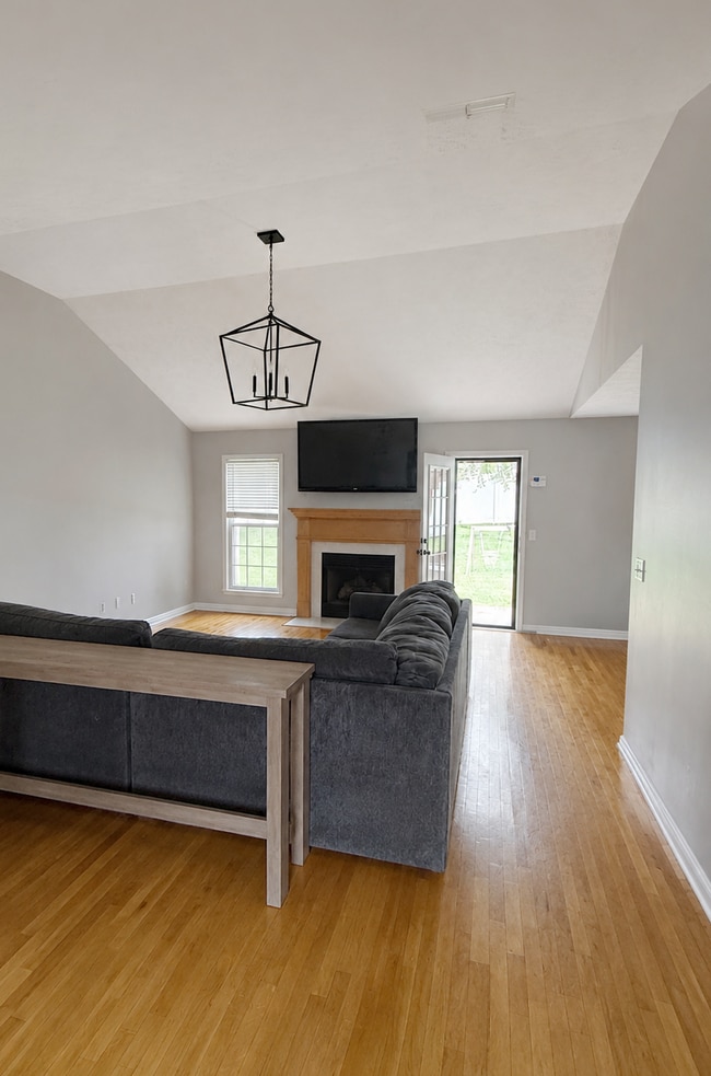 Living Room - 409 Williamsport Dr