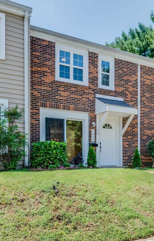 Primary Photo - Beautifully remodeled condo