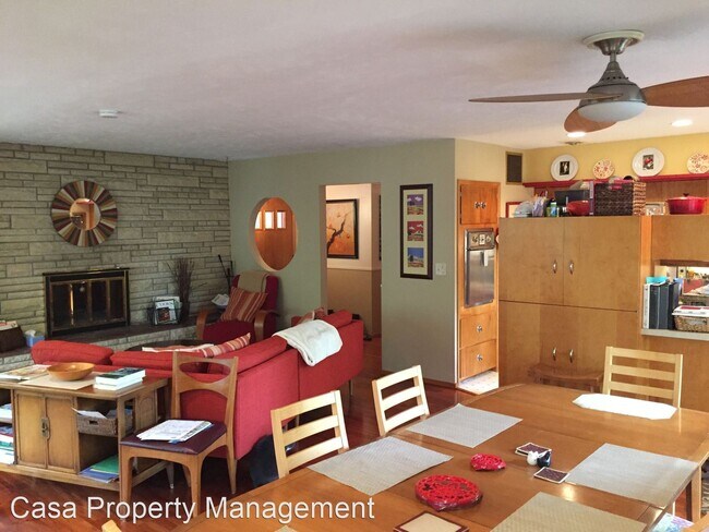 Building Photo - 3 br, 2 bath House - 1120 Eastridge Dr