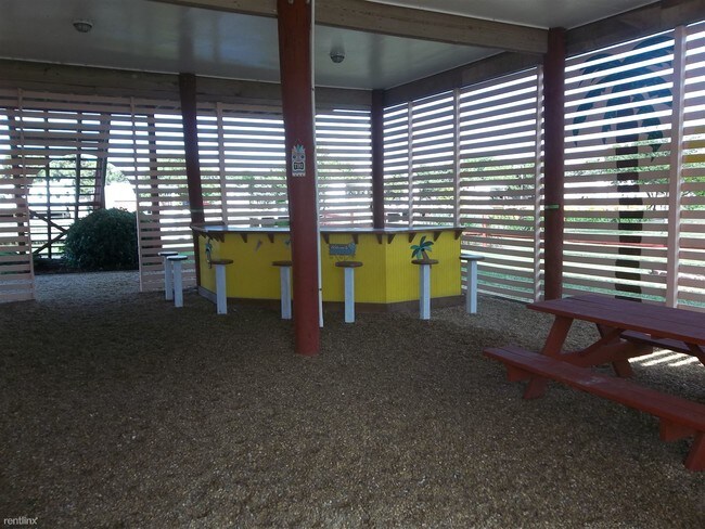 Building Photo - 3657 Sandpiper Rd