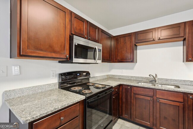 Building Photo - 2912 Horse Shoe Dr