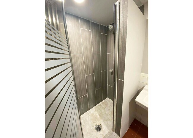 Foto del edificio - 114 W Nixon St