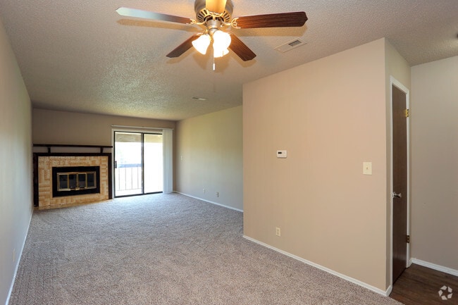 2bd Flat Living/Dining - Reflections at Stillwater Apartments
